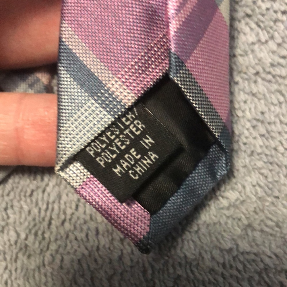 Tie - Picture 2 of 3